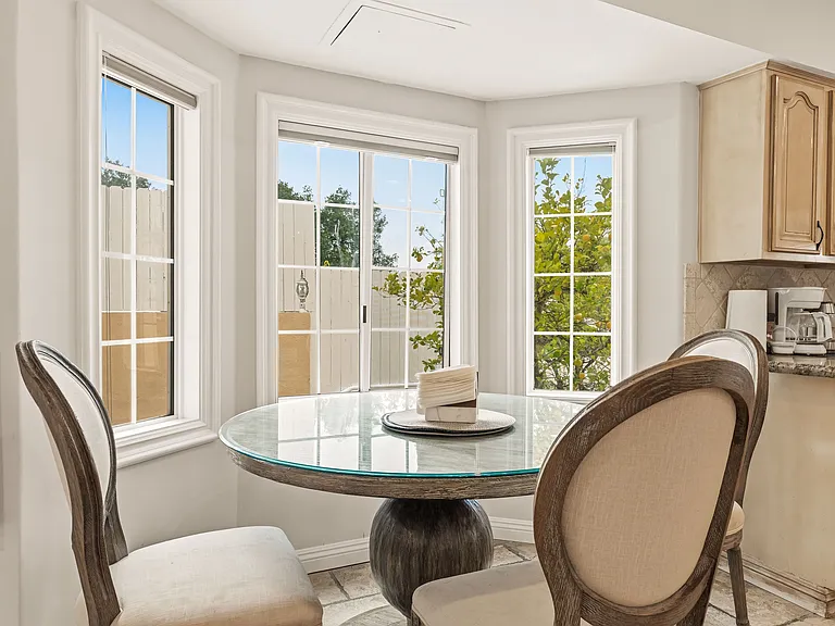 Gladiola Dr — Photo 13