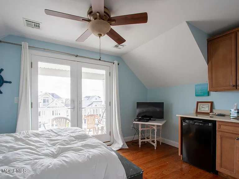 556 Pike Ave — Photo 14