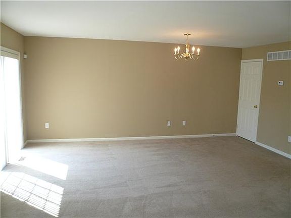 Living room/ Dining room
