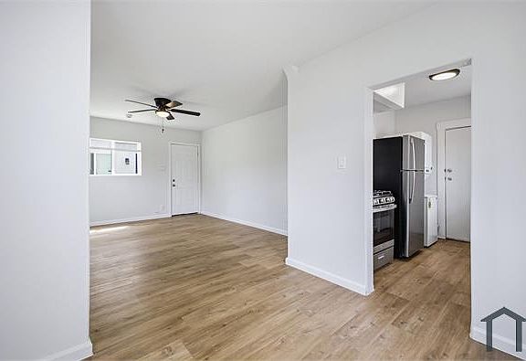 4th image of 2925 Van Buren Pl