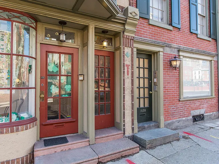 1618 Pine St #2 — Photo 2