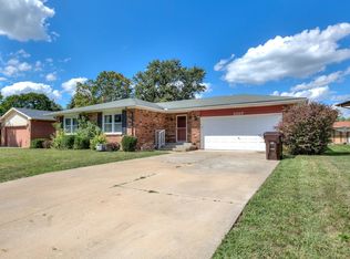 1037 Ruth Crane Dr, Rantoul, IL 61866