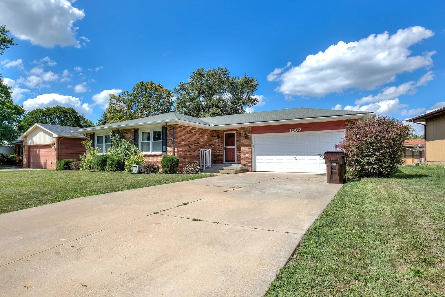 1037 Ruth Crane Dr photo 1