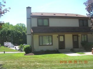118 Stonegate Ln #118, Stanhope, NJ 07874