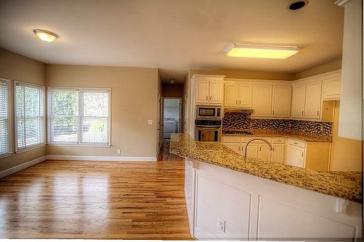 5th image of 1284 Carlisle Ct