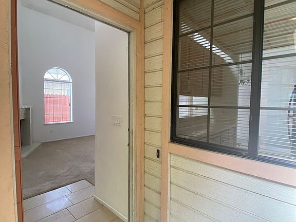 3rd image of 1453 E Hidalgo Cir