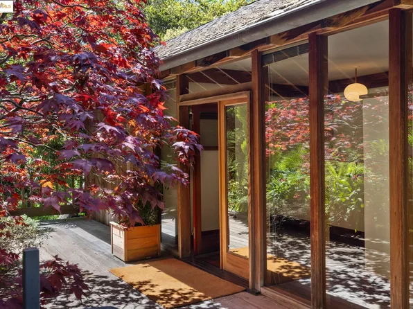 135 Evergreen Ln, Oakland, CA 94705