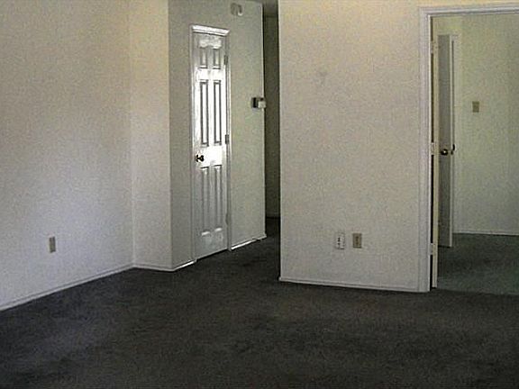 3rd image of 914 Sako Ln