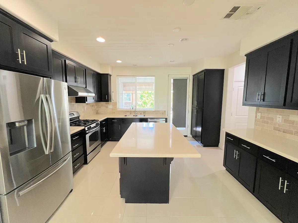 Kitchen - 1755 McCandless Dr