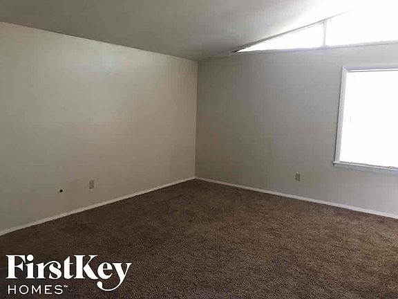 3rd image of 4816 Bridgedale Ave