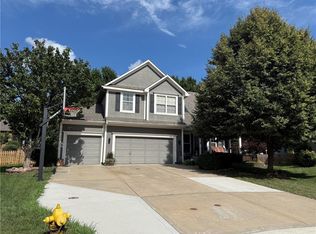 2501 SW Blazing Star Pl, Lees Summit, MO 64081