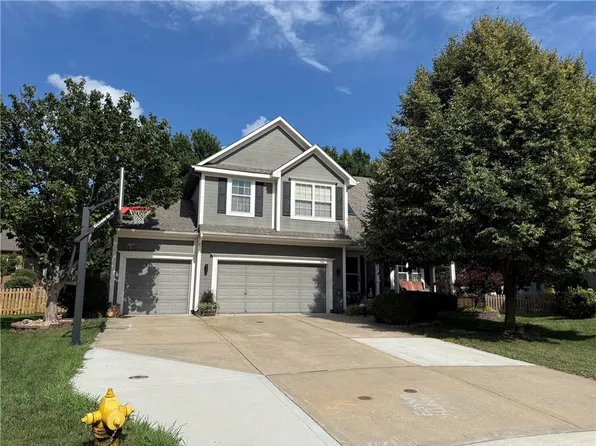 2501 SW Blazing Star Pl, Lees Summit, MO 64081