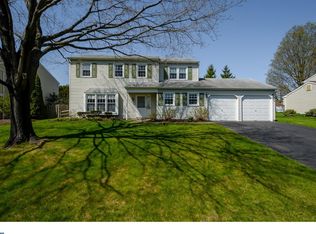 240 Maple Point Dr, Langhorne, PA 19047