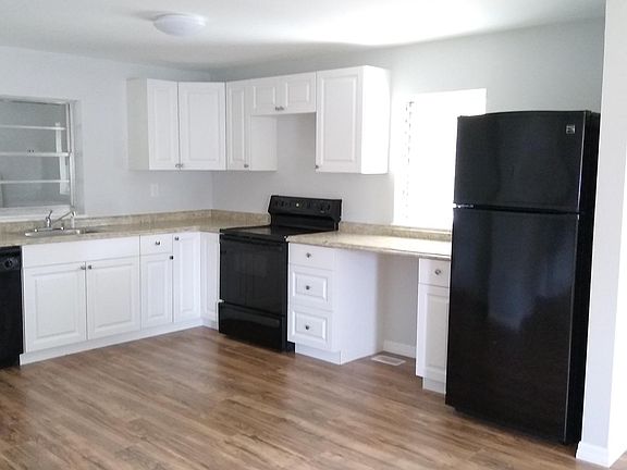 2nd image of 2605 NE 12th Ct