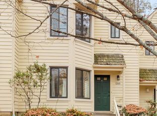 1205 Chatham Rdg, Charlottesville, VA 22901