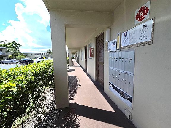 5th image of 601 NW 79th Ave APT 101