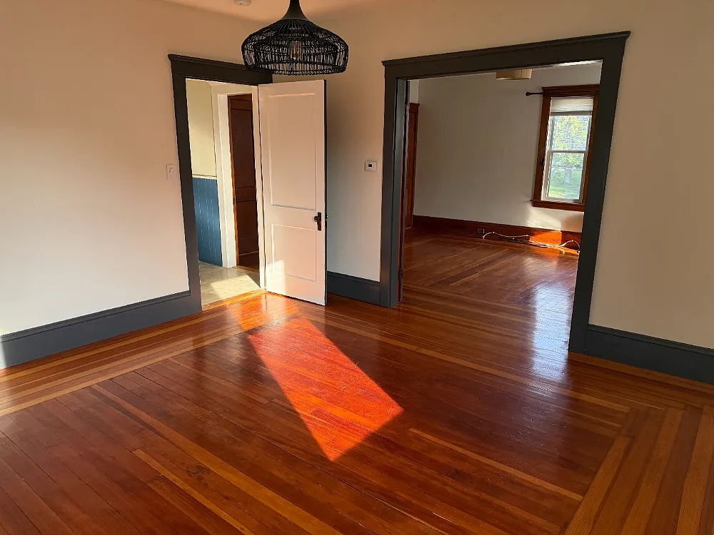 2 bed, 1300 sqft, $2,400 — Photo 4