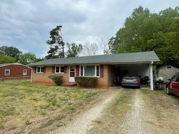 104 Abbotts Ave, Lexington, NC 27292