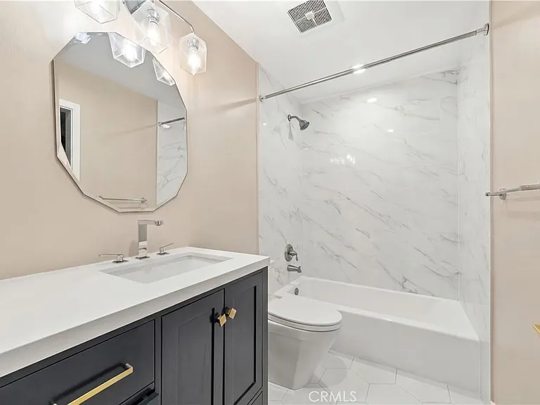 3860 Amberly Dr — Photo 13