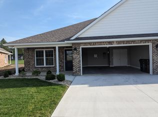 1030 E Bentley Cir, Troy, OH 45373