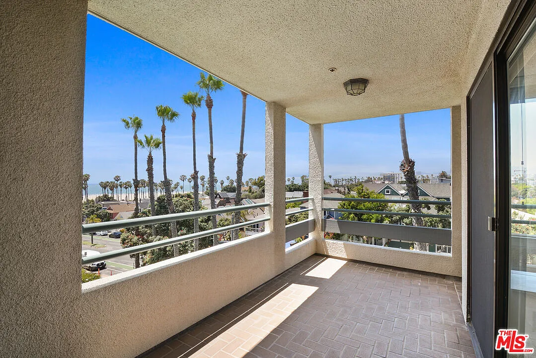 Building Photo - 122 Ocean Park Blvd #511