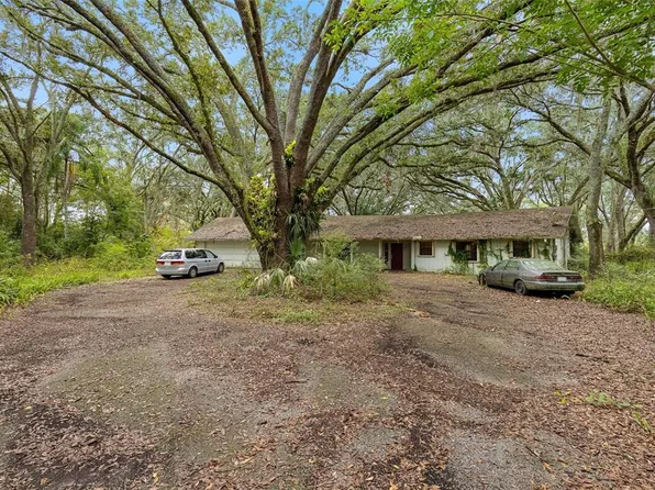 1016 Crystal Lake Rd, Lutz, FL 33548