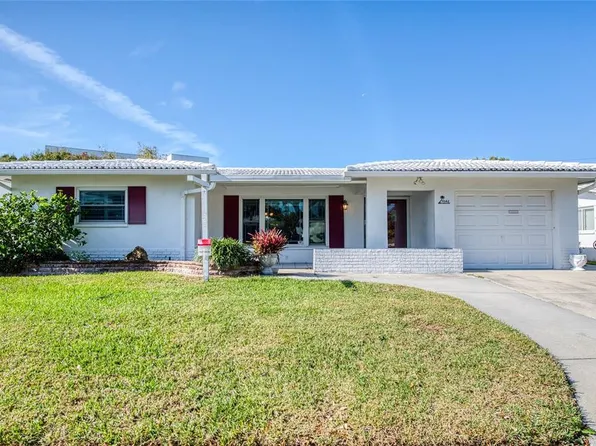 9548 141st St, Seminole, FL 33776