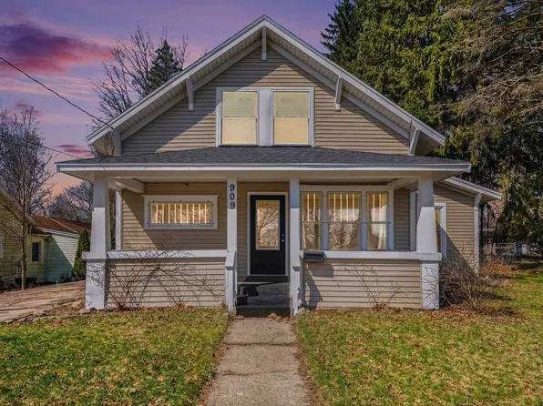 909 S Franklin St, Greenville, MI 48838