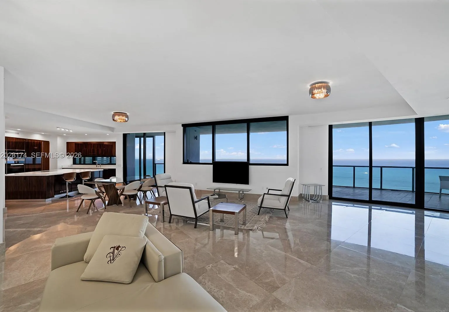 18555 Collins Avenue Cond — Photo 4