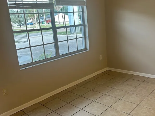 1 BR 1 1/2 Bath Apt Near Downtown Eustis