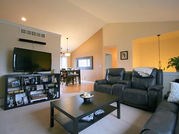 5th image of 8460 Barrington Dr