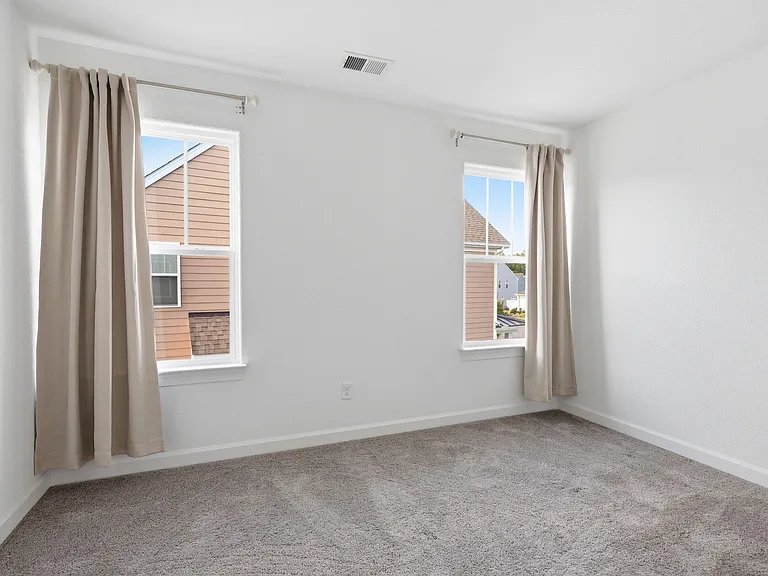 208 Ryker Rd E — Photo 25