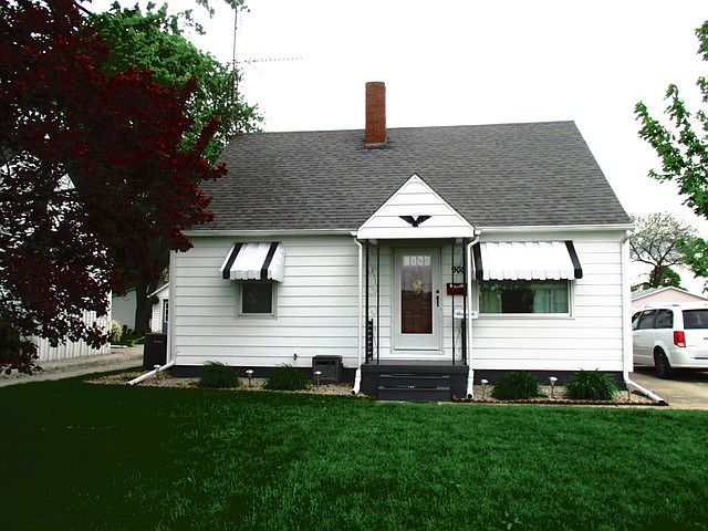 1st image of 908 N Sangamon Ave