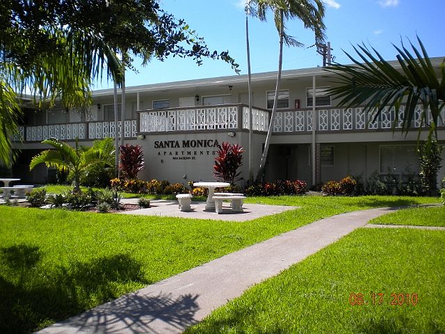 2nd image of 3624 Jackson St APT 09
