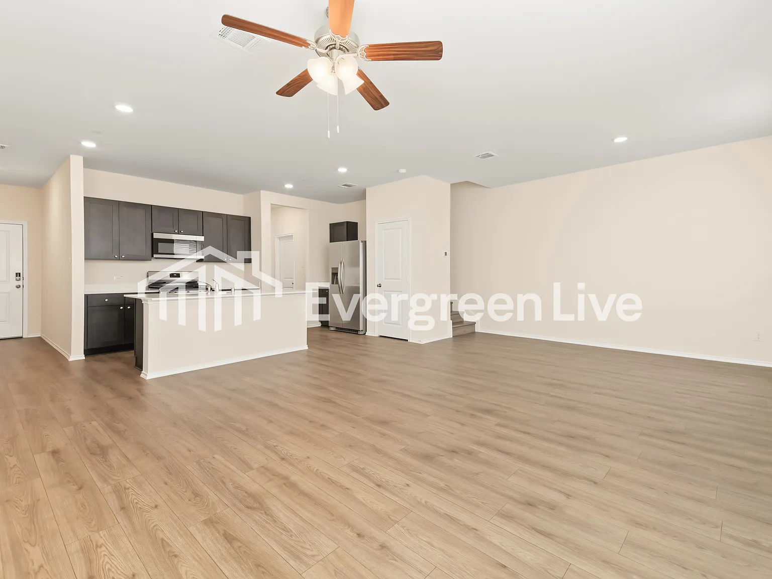 4 bed, 2.5 bath, 1754 sqft, $2,645 — Photo 3