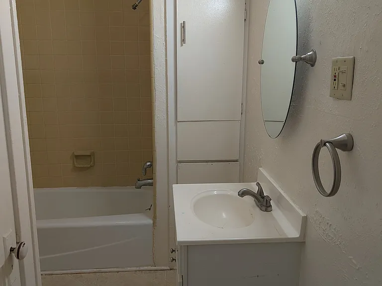 726 Egleston Ave #4 — Photo 6
