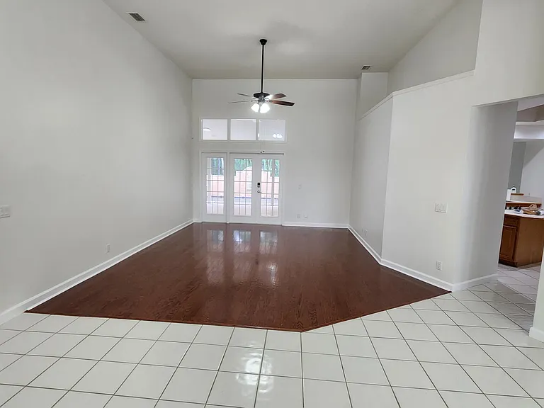 6118 Creekside Trl — Photo 4