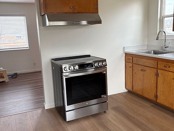 3rd image of 11-13 Fifteen Alma Court Ct