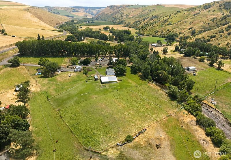 4th image of 110 Baileysburg Road
