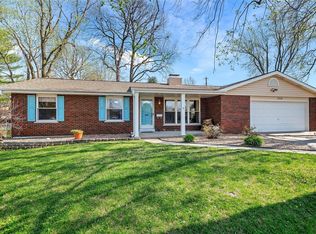 224 Meadowlark Ln, Saint Charles, MO 63301