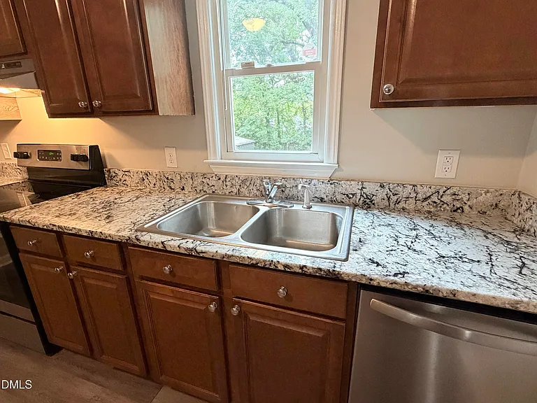 404 Canal St #B — Photo 9
