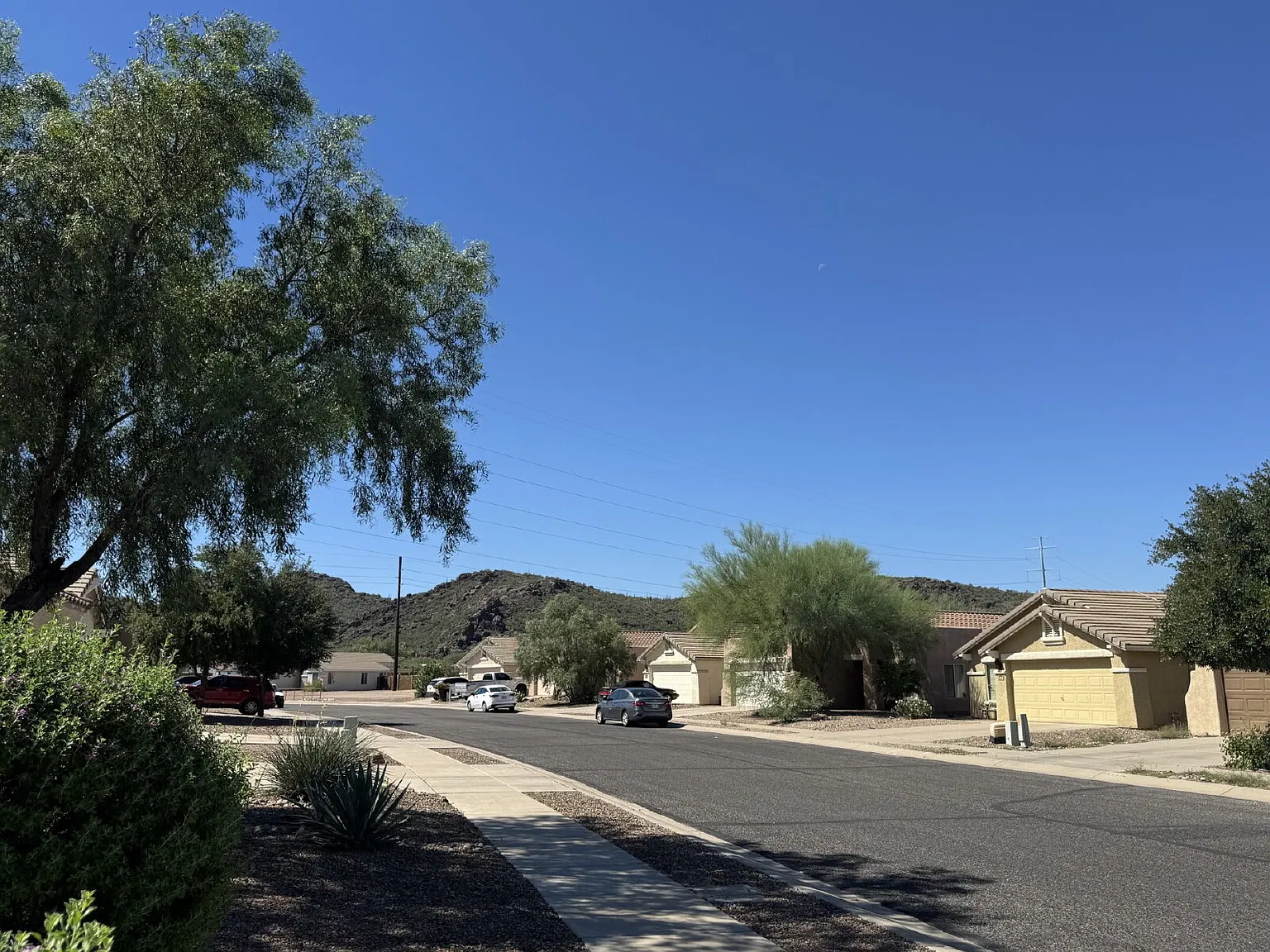 4 bed, 2.0 bath, 1618 sqft, $1,950 — Photo 2