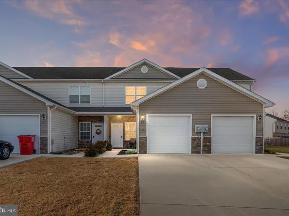 45 Beaulah Ct, Bunker Hill, WV 25413