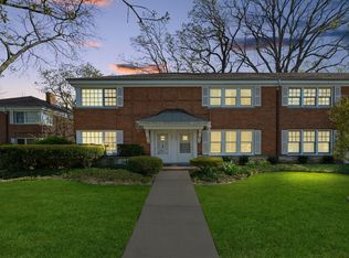 303 Linden Ave #303, Wilmette, IL 60091