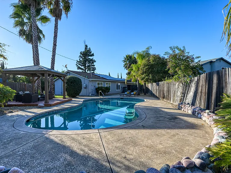 3425 Corbin Way — Photo 7