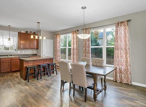 Kitchen / Dining Area