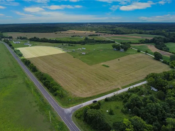 4720 Davis Ln, Lane, KS 66042