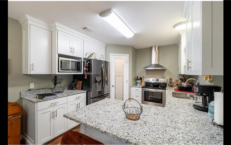 2nd image of 204 Private Road 2658