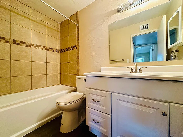 Bel Air Apartments — Photo 24