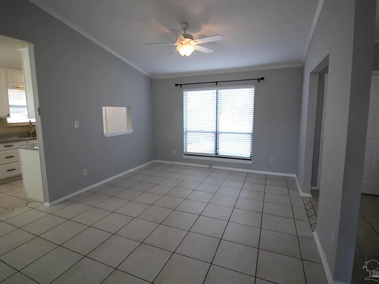 1455 Sanibel Ln — Photo 3